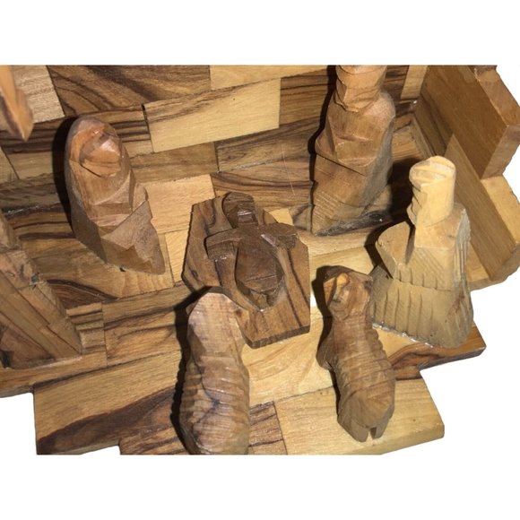 Beautiful Wood Nativity and Stable - Picture 3 of 8